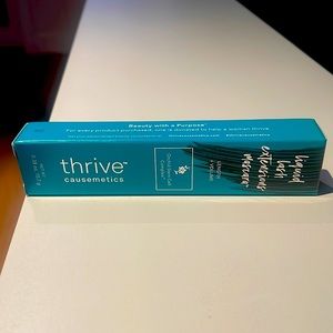 New in box! Thrive causemetics lash extension mascara. Color rich black